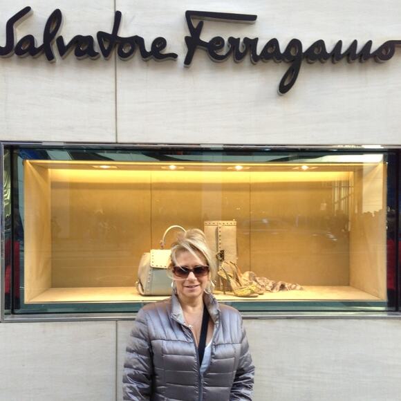 Salvatore Ferragamo Tortoise Shell Framed Sunglasses With Case - Picture 8 of 8